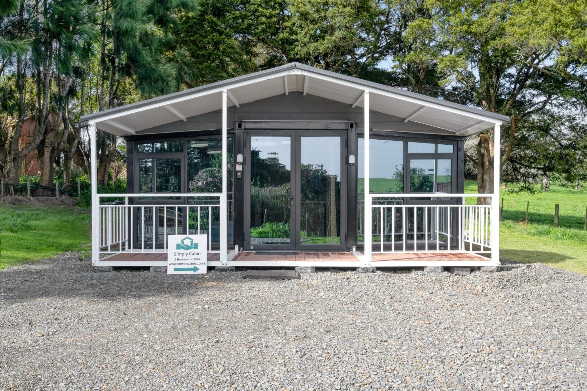 2 Bedrooms Cabin 5 Min To Pukekohe Town Centre Екстериор снимка