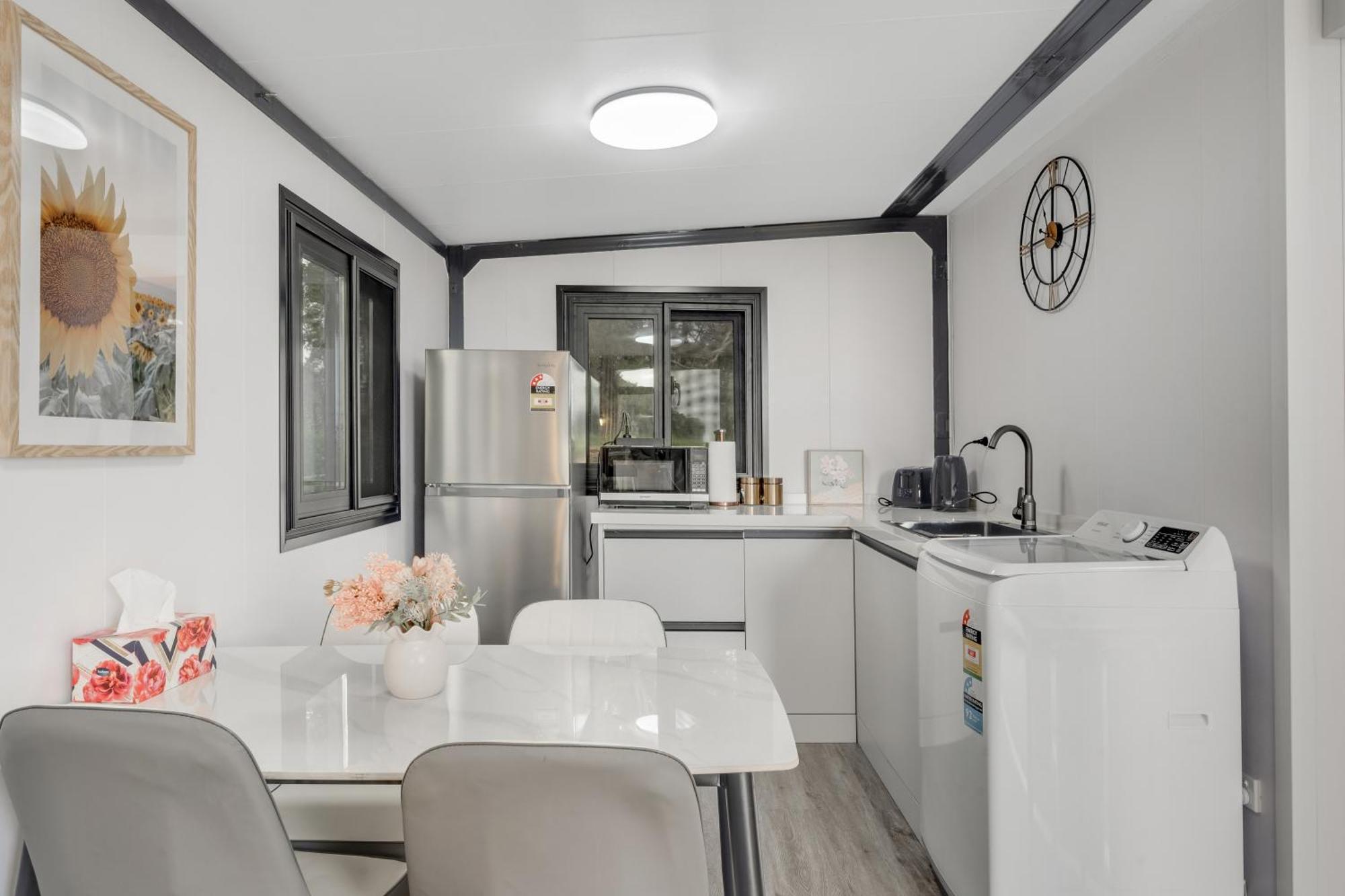 2 Bedrooms Cabin 5 Min To Pukekohe Town Centre Екстериор снимка